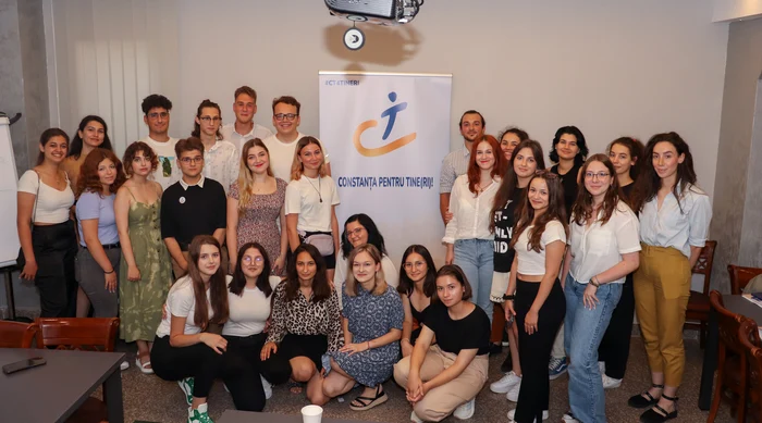 Tinerii implicați în „Constanța pentru Tine(ri)” FOTO Andreea Erimia