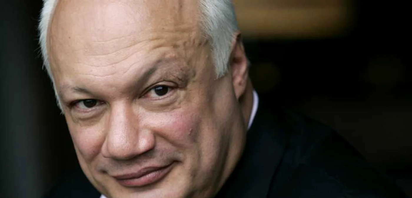 Eric Emmanuel-Schmitt este autorul romanului „Elixirul dragostei”, tradus la Editura Humanitas