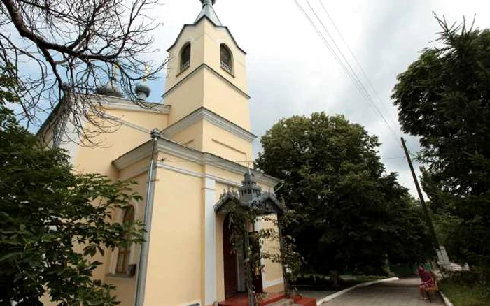 Manastire