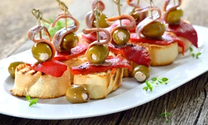 Bruschete mediteraneene Sursa foto shutterstock 1434567710 jpg