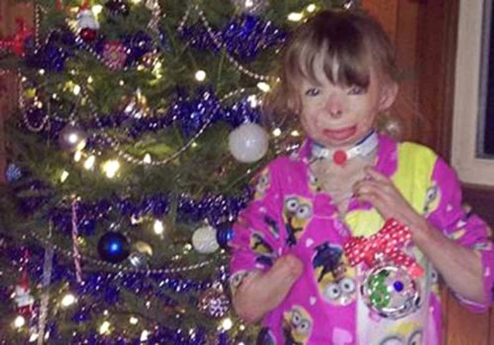 
    Safyre primeşte bucuroasă mesaje de la cei care vor să îi aducă o bucurie de Crăciun Foto: Mirror  