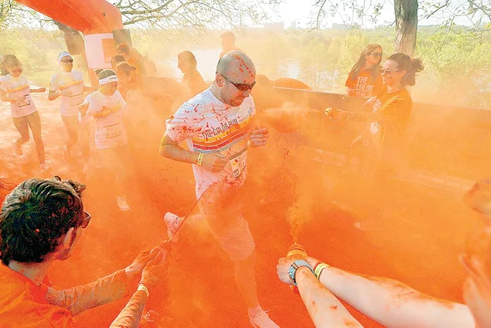 
    Competiţia  colorată a avut  loc în Parcul  Tineretului  