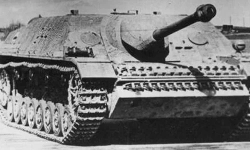 Au furat un tanc din Al Doilea Război Mondial! jpeg