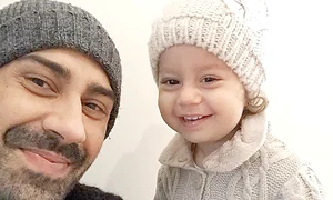 Solistul este topit  după fetița lui, Maya jpeg