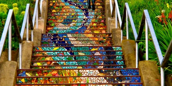 Scările de mozaic de pe 16th Avenue - Tiled Steps - San Francisco Foto boredpanda com credit