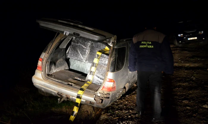 Autoturism blindat cu ţigări de contrabandă la Botoşani FOTO Poliţia de Frontieră