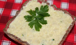 Salată de ciuperci cu maioneză şi castraveţi jpeg