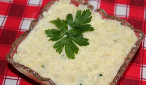 Salată de ciuperci cu maioneză şi castraveţi jpeg