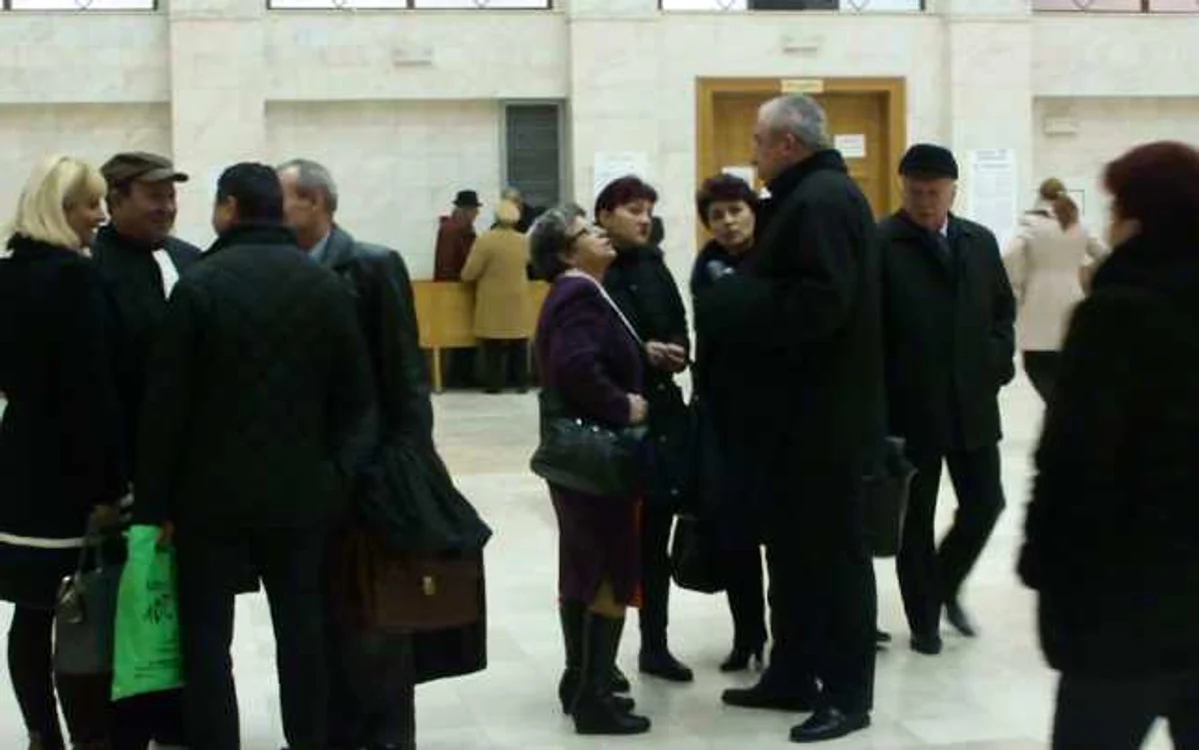 O parte dintre inculpaţii din acest dosar  (FOTO: Mugurel Manea)