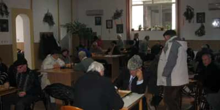 Numărul pensionarilor care vin la club a crescut de câteva ori