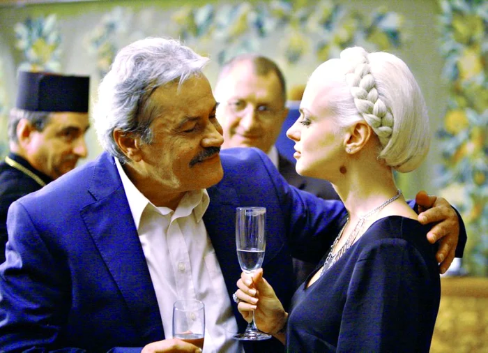 Blonda a fost distribuită de regizorul Sergiu Nicolaescu în “Ultimul corupt din România”, continuarea celebrului film „Poker”