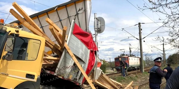 accident tir foto ziar de bistrita
