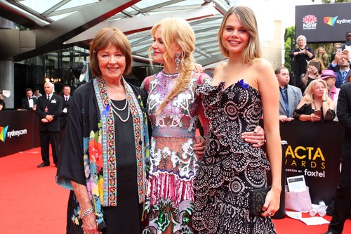 Nicole Kidman, alături de mama și sora ei, Antonia