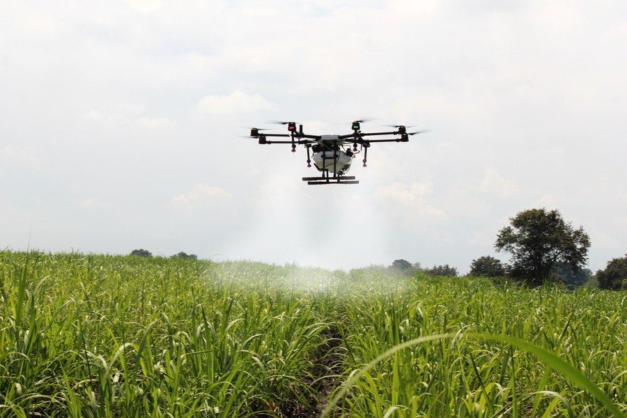 România, la coada UE în agricultura viitorului. De ce fermierii folosesc atât de puține drone și tehnologii inteligente