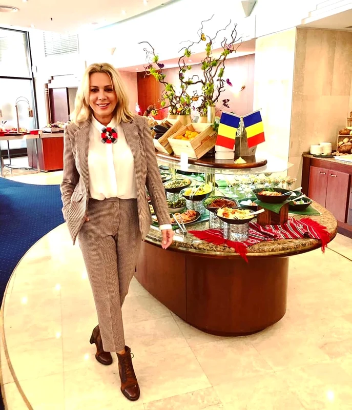 2 dana savuica ziua mamei sale stela savuica hotel intercontinental 4 jpg jpeg