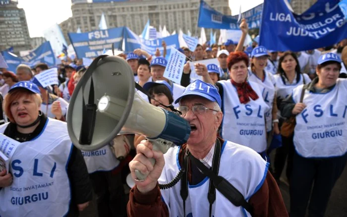 Profesorii au protestat în stradă, în 1 iunie, pentru salarii decente