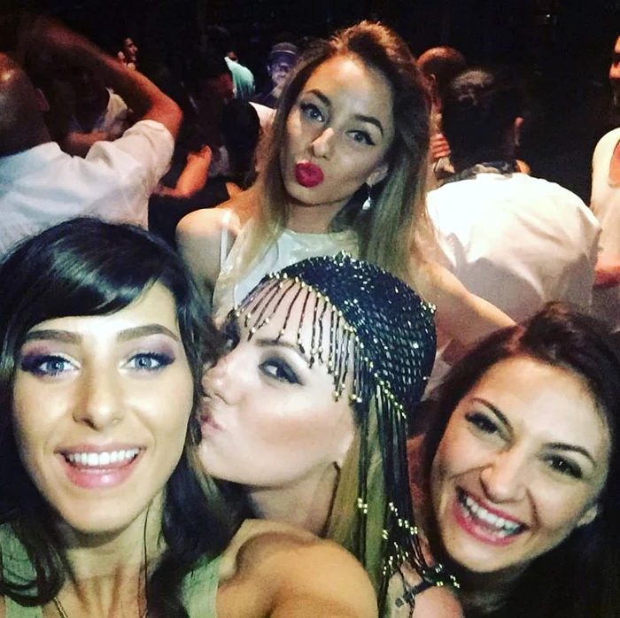 Alexandra şi fetele de la Amadeus se distrează în Egipt