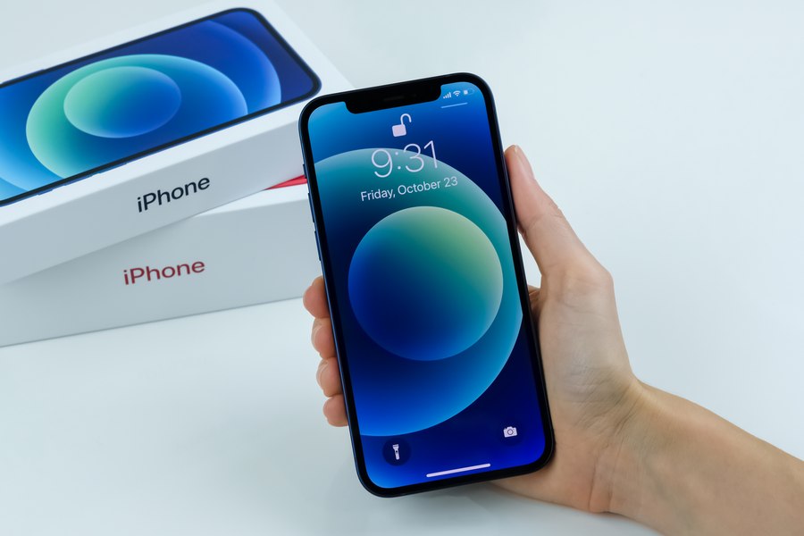 Autoritățile franceze au primit o actualizare software pentru iPhone 12, retras anterior de pe piață