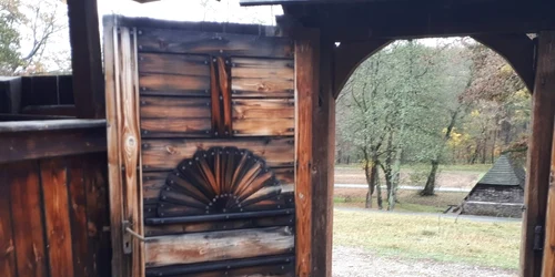 Vatra satului românesc în Parcul Astra Sibiu FOTO Mariana Iancu