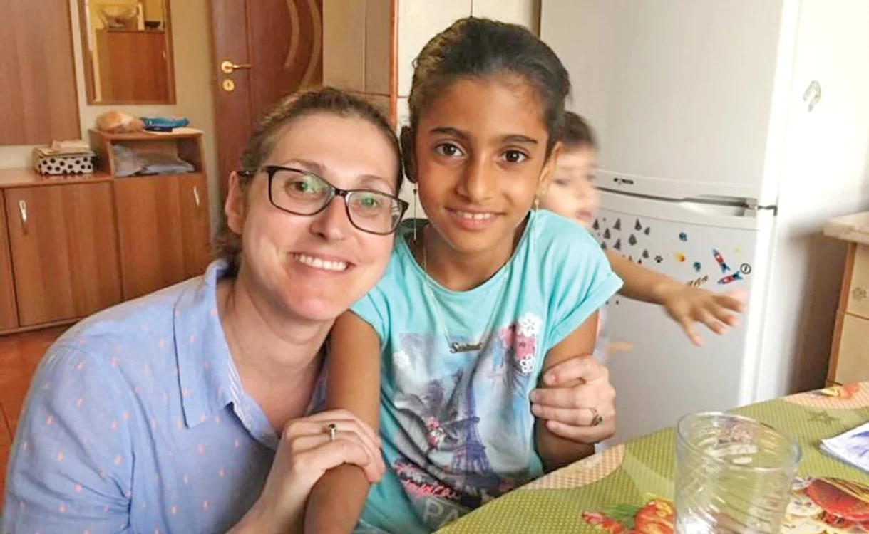 
    “Sorina este bine”,  susține Ramona  Săcărin, mama  adoptivă   