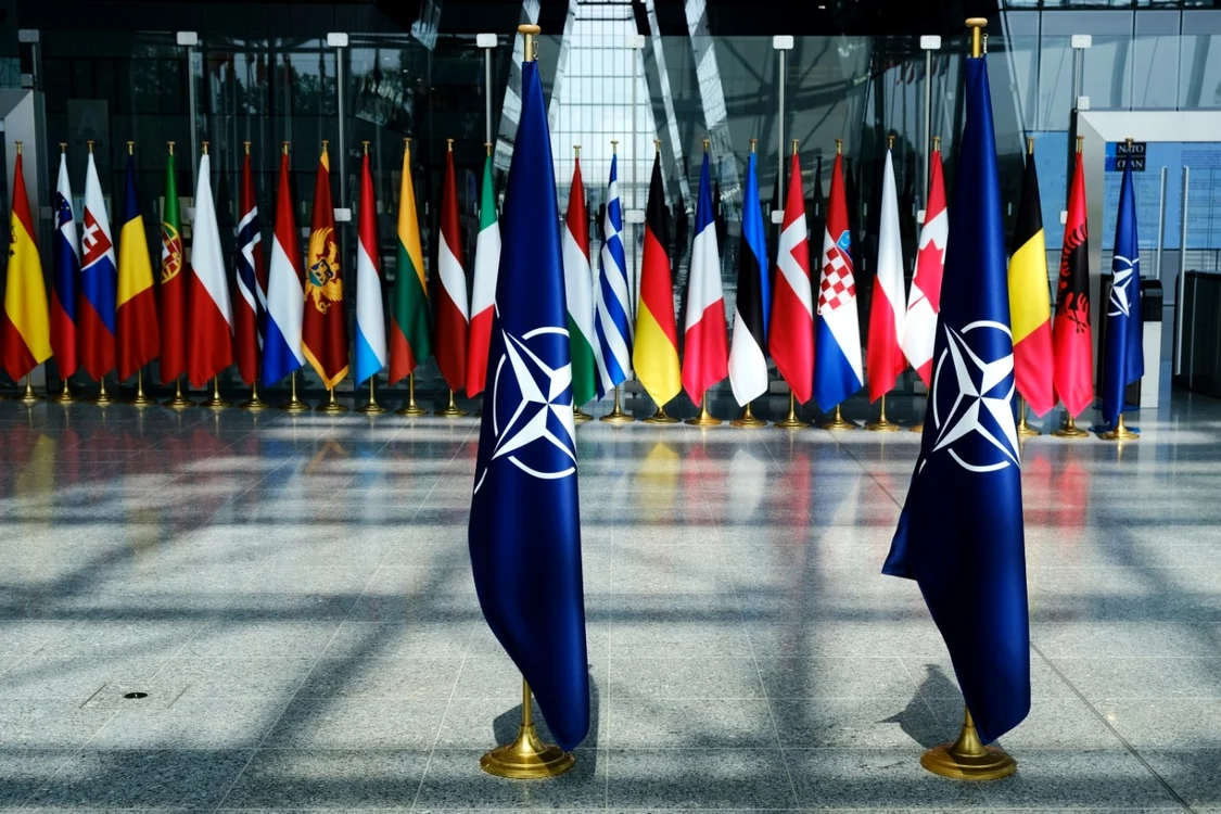 Summit NATO steaguri FOTO Shutterstock