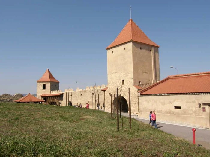 Cetatea Rupea, una dintre bijuteriile Braşovului, „magnet” pentru turişti, după ce a fost renovată FOTO Adevărul