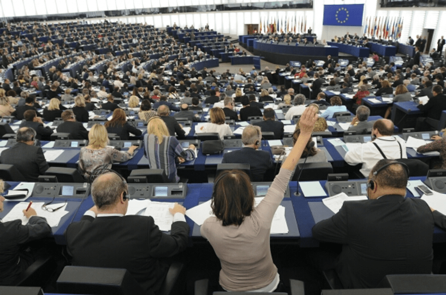 Scandal de corupţie în PE: Reforme şi anchete în curs de desfăşurare