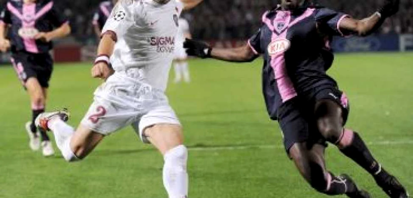 Traore nu a putut să aducă egalarea pentru CFR. PSV s-a impus cu 1-0