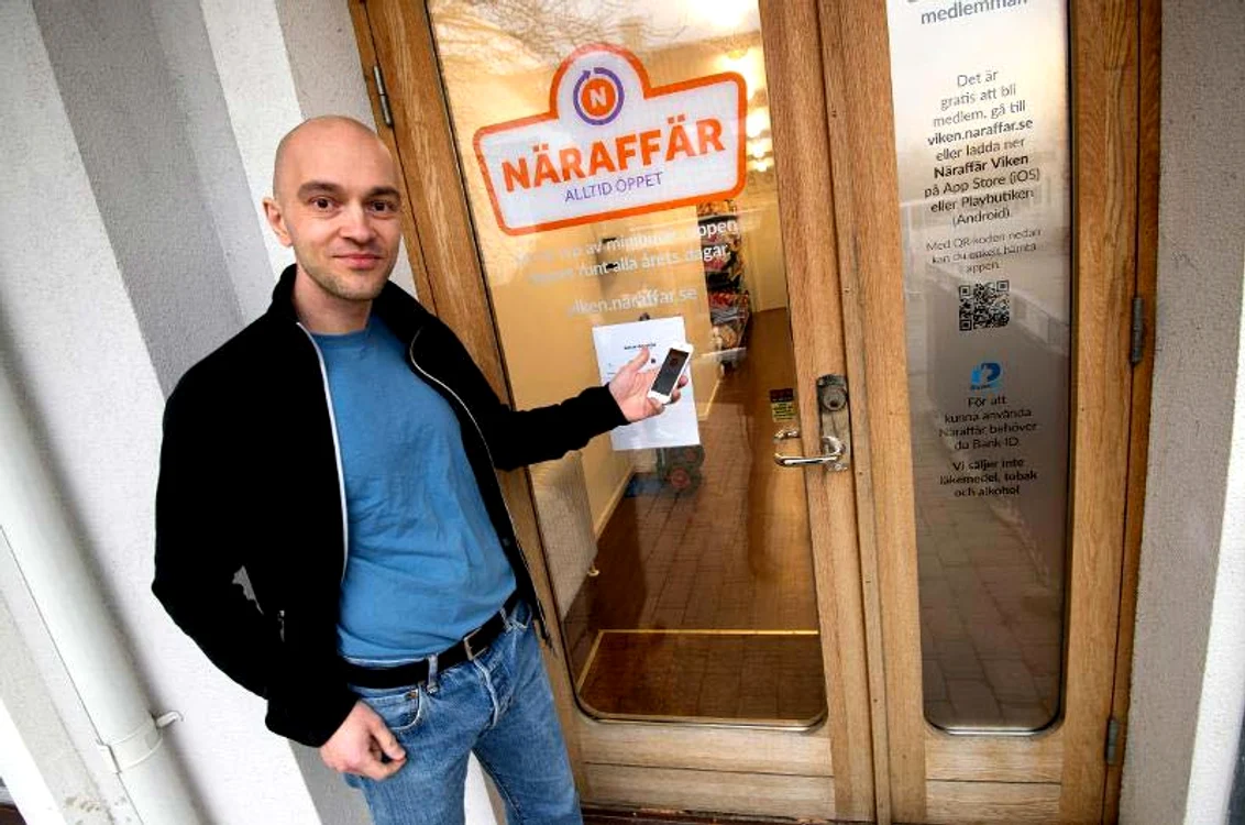 Uşa magazinului se deschide cu ajutorul mobilului
