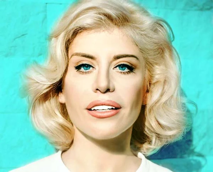 Loredana Groza arată impecabil atunci când se machiază