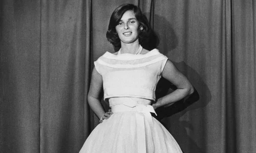 Lucia Bosé a devenit cunoscută în 1947, când a câştigat, la vârsta de 16 ani, concursul Miss Italia jpeg