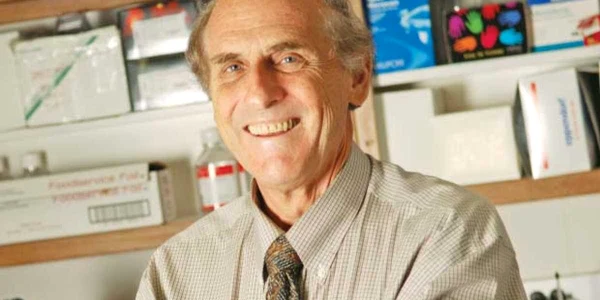 Ralph Steinman, originar din Montreal, era directorul Centrului de Imunologie a Universităţii „Rockefeller“ din New York