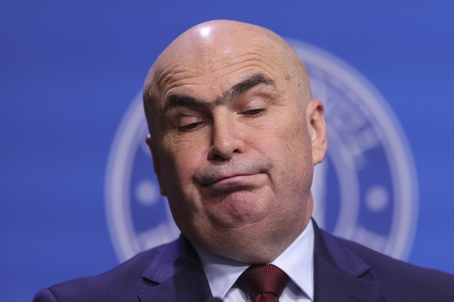 Reacția lui Bolojan, după ce a fost întrebat dacă este dispus să renunțe la o parte din salariu