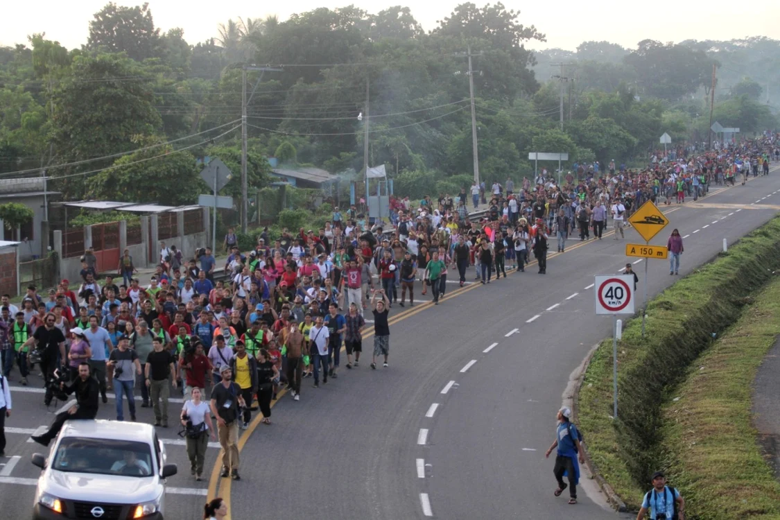 Mii de migranti din Honduras merg in Mexic spre Statele Unite FOTO EPA-EFE