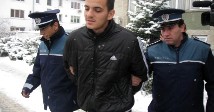Hoţul va fi audiat în acest moment de către procurorii Parchetului de pe lângă Judecătoria Târgu-Jiu