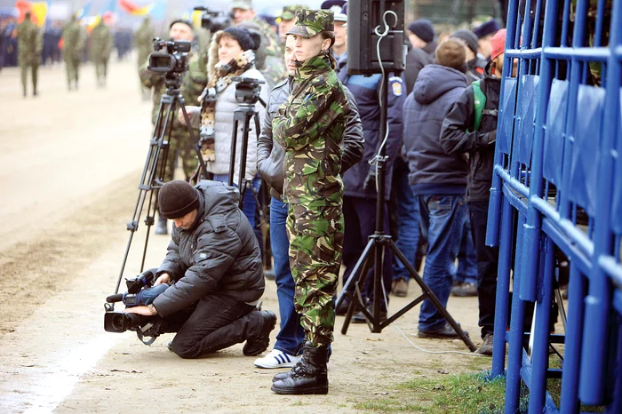 Laura este în  Statul Major al  Forțelor Aeriene