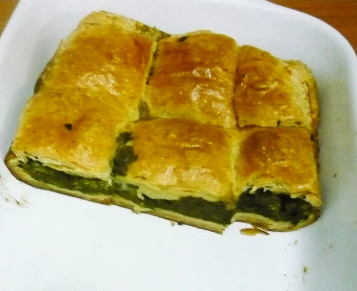 
    Plăcintă cu spanac  