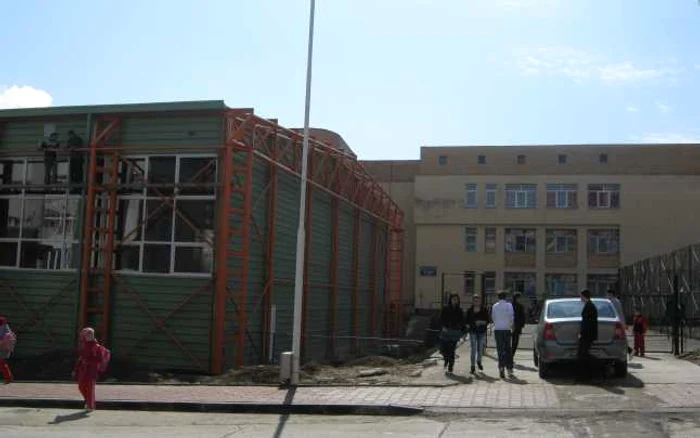 Program redus la sala de sport a Şcolii "Ion Creangă" Suceava pe timp de iarnă