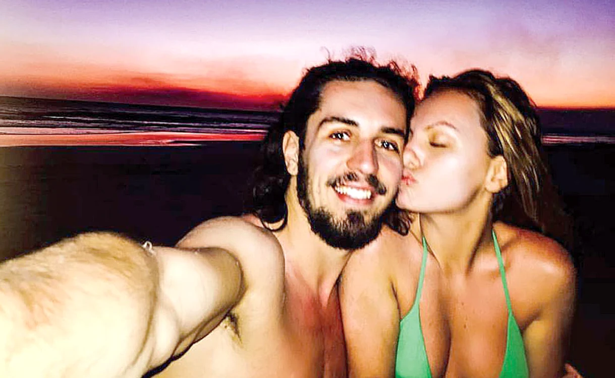 
    Alexandra şi Bogdan  au ales destinaţia de  vacanţă cu ajutorul  prietenei lor, solista Inna  