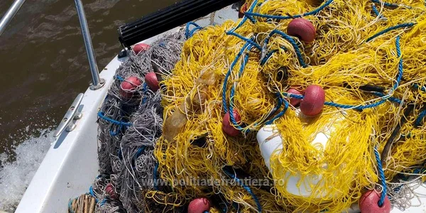 Acțiune a Gărzii de Coastă pentru combaterea braconajului piscicol pe fluviul Dunărea foto politia de frontiera 2 jpg