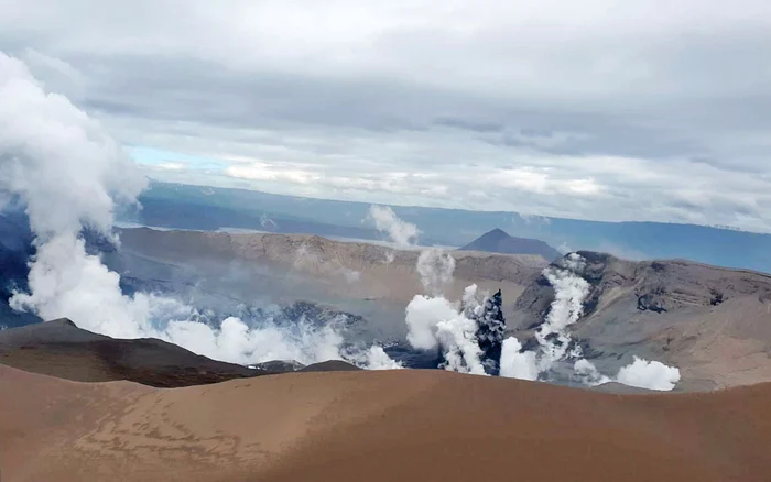Filipine - Vulcanul Taal fumegă ameninţător,  iar specialiştii se aşteaptă în orice  clipă să erupă devastator