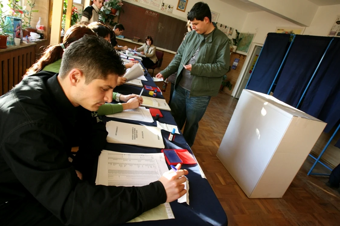 Românii au votat masiv alianţa PSD-UNPR-PC
