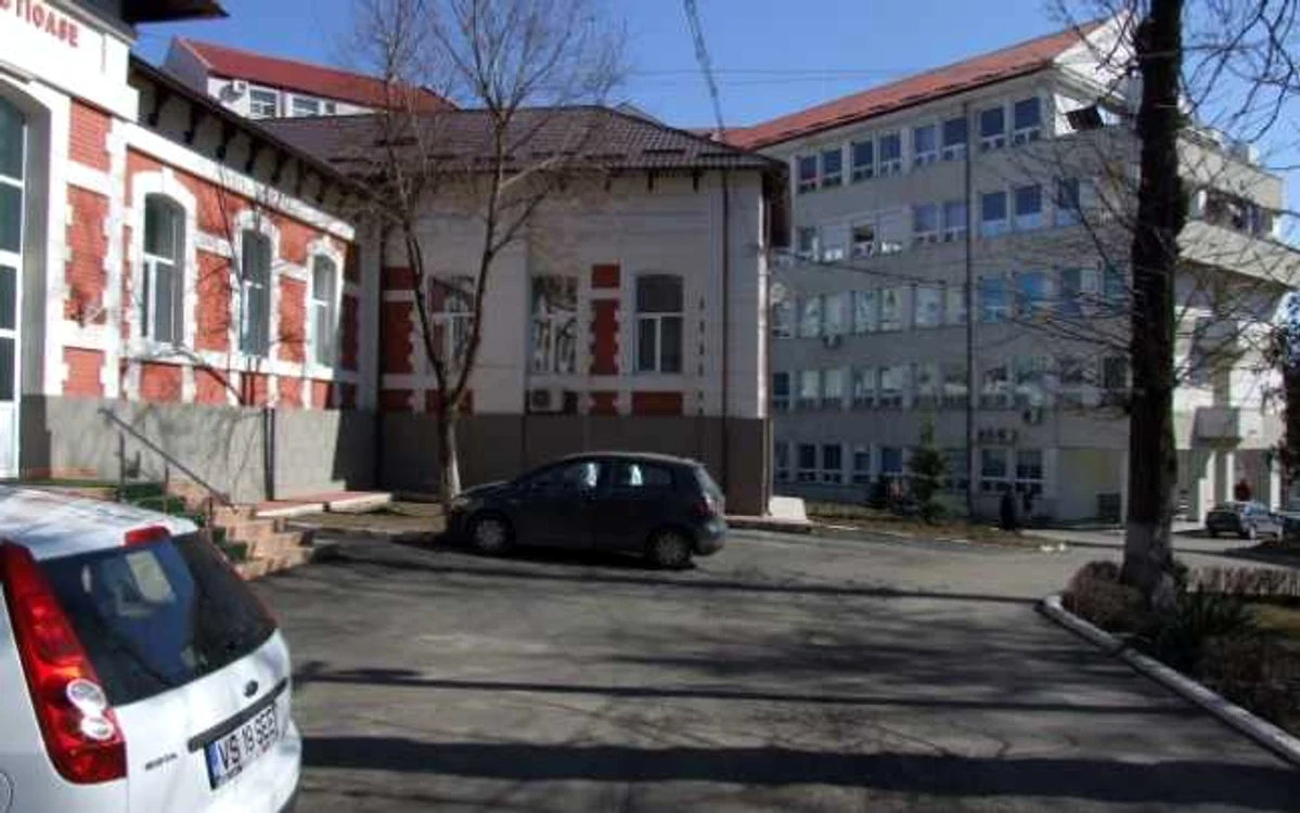 Spitalul municipal din Huși FOTO arhivă Adevărul