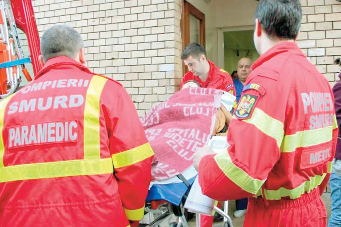4 februarie: Aeronava donată de  Ion Ţiriac i-a adus pe  medici la Bucureşti (FOTOGRAFII: Florina Pop/citynews.ro)