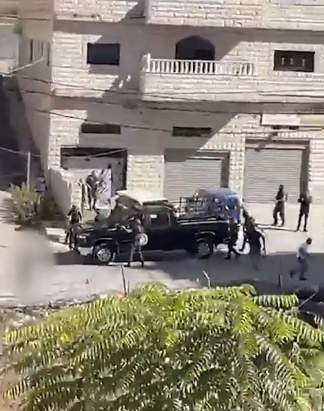 Convoiul lui Abbas, atacat după ce o grupare de securitate i-a dat președintelui palestinian un ultimatum de 24 de ore
