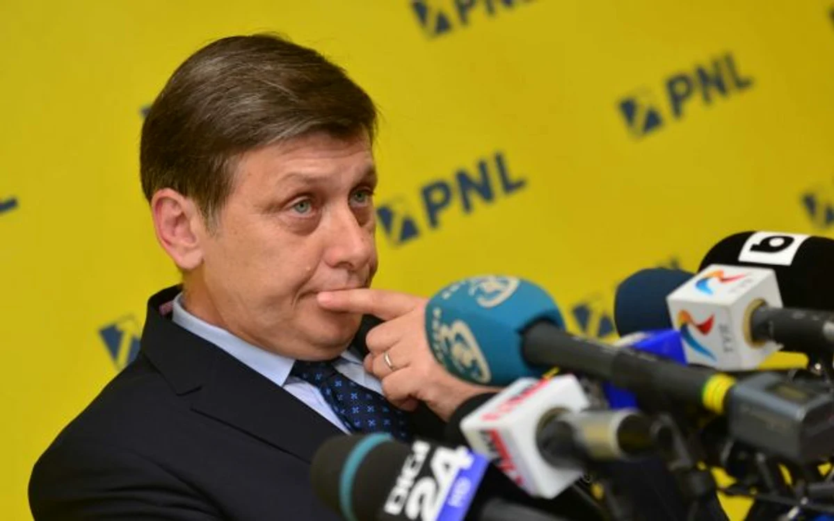 Crin Antonescu a pierdut lupta cu Klaus Iohannis