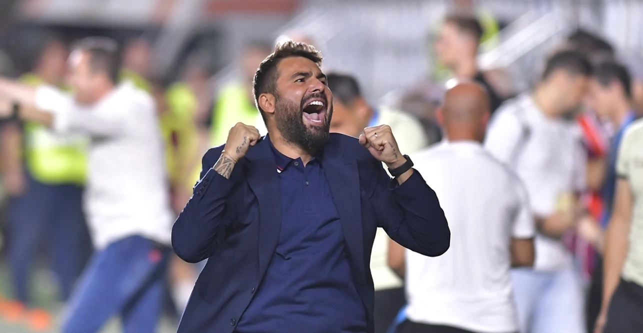Adrian Mutu, convins de banii azerilor. Foto Sportpictures