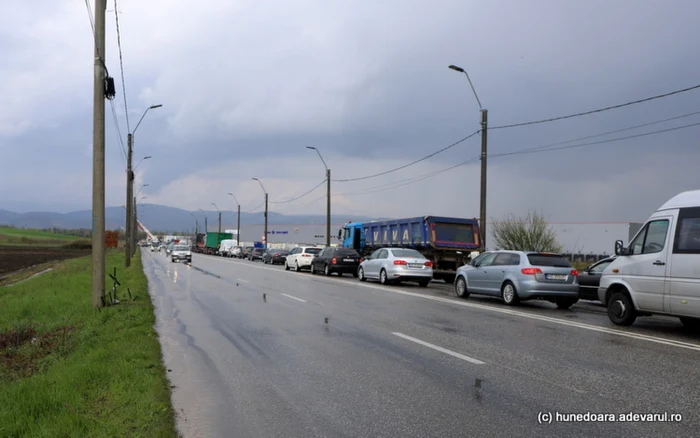 Şoseaua Hunedoara - Sântuhalm. Foto: Daniel Guţă. ADEVĂRUL