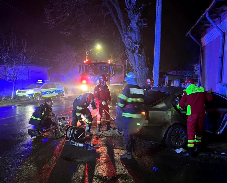 Au intervenit mai multe echipaje. FOTO martor ocular