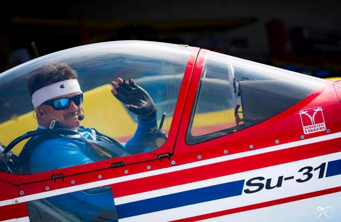 Dan Ştefănescu, părintele iacărilor acrobaţi, mort în accidentul de la Strejnic FOTO Facebook/Forţele Aeriene Române